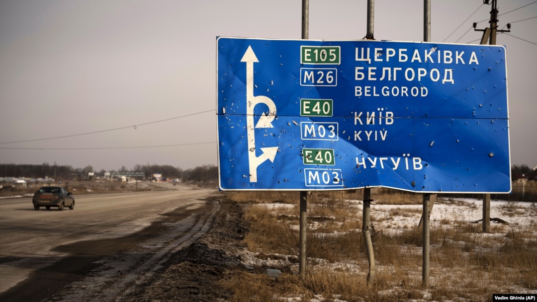 Гладков каже, що постраждала ще одна жінка, яка перебувала за кермом – у неї начебто баротравма і забої рук