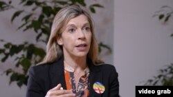 ეველინ ფარკასი, მაკკეინის ინსტიტუტის აღმასრულებელი დირექტორი