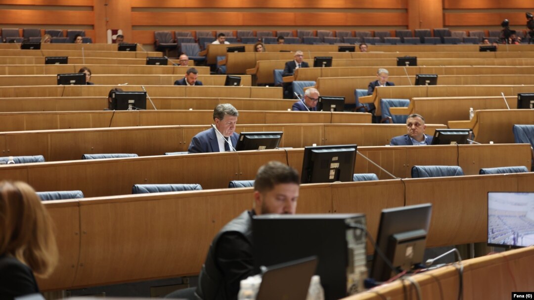 Zastupnici nisu željeli podržati ratifikaciju diploma bez Sporazuma o slobodi kretanja samo sa ličnim kartama na Zapadnom Balkanu.