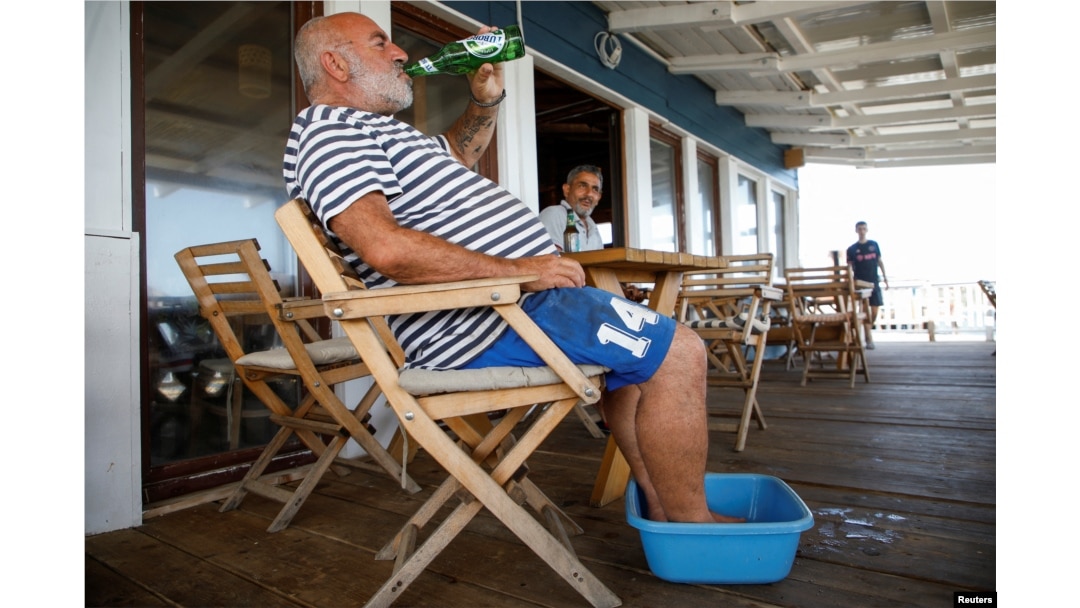 Bijeg na plažu tokom toplotnog talasa u Crnoj Gori