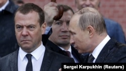 Дмитро Медведєв (л) і Володимир Путін, архівне фото