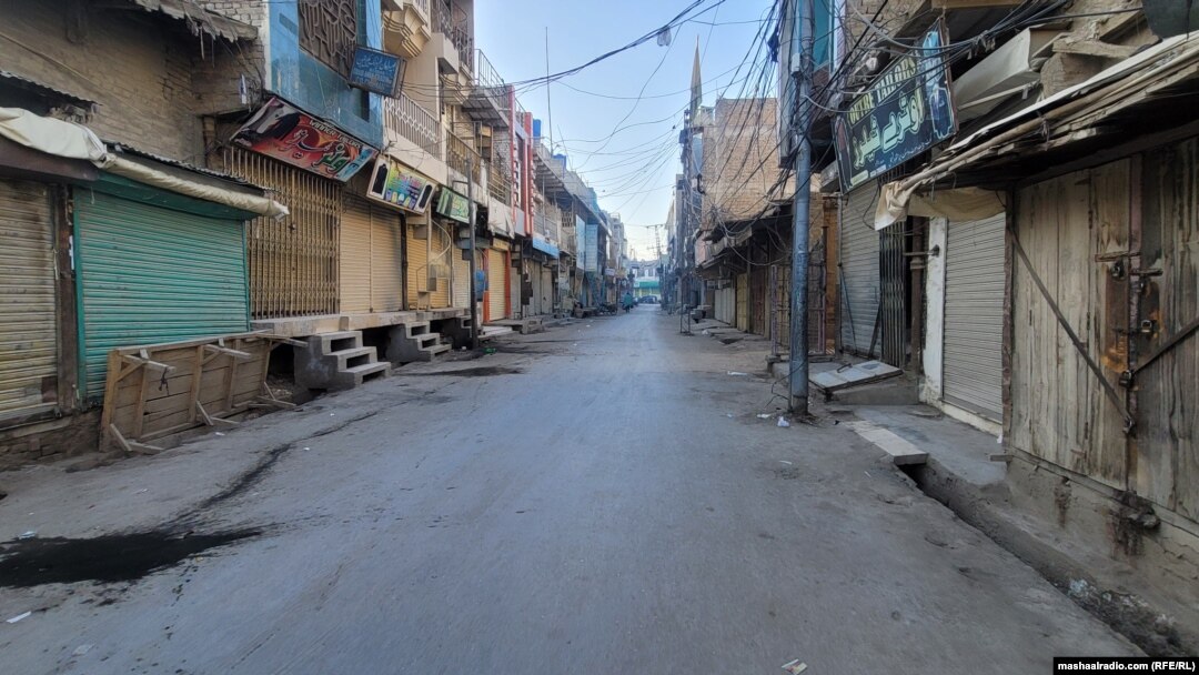 د ډېسېمبر پر ۳۱مه په چمن کې د کاربندیز له وجې دوکانونه تړلي دي.
