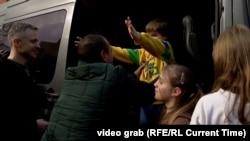 Повернення дітей з окупованого Криму, куди військові РФ вивезли під виглядом «евакуації», Київ, 2024 рік