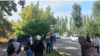 Мадумаровдун тарапташтары чогулуп жаткан учур. 