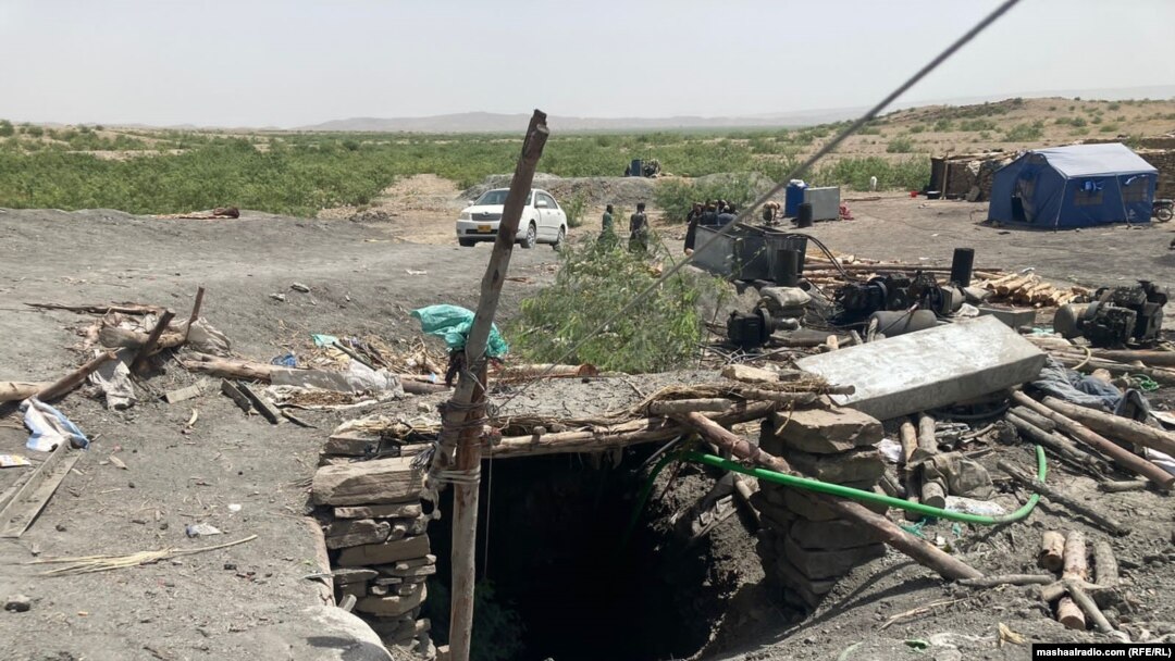 د بلوچستان په یوشمېر سیمو کې د سکرو په کانونو کې سلګونه کسان کار کوي ـ پخوانی انځور.