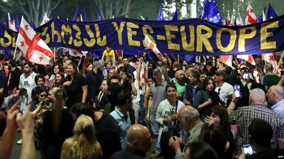 Thousands of Georgians protested on April 28 against plans to introduce a "foreign agents" law.