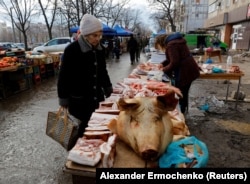 Торгівля в окупованому Маріуполі, лютий 2023 року