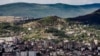 Fotografija iz arhive Sjeverne Mitrovice, naseljene srpskom većinom