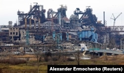 Зруйнований російськими обстрілами металургійний завод «Азовсталь» у нині окупованому Маріуполі, 16 лютого 2024 року