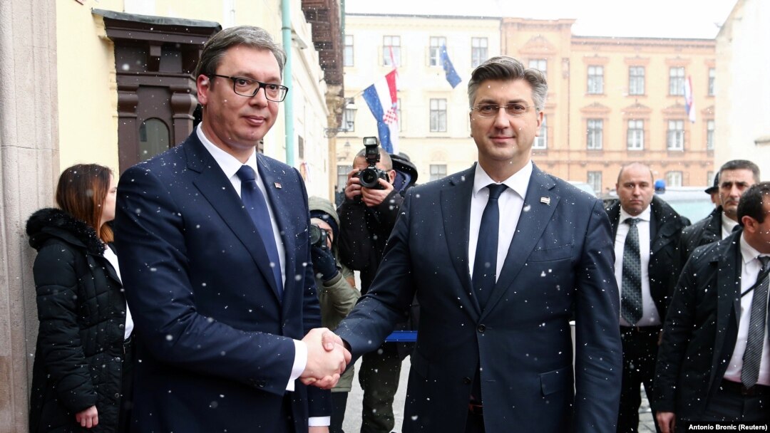 Rukovanje Aleksandra Vučića, predsednik Srbije, i Andreja Plenkovića, premijera Hrvatske, prilikom susreta u Zagrebu, 2. decembar 2018.