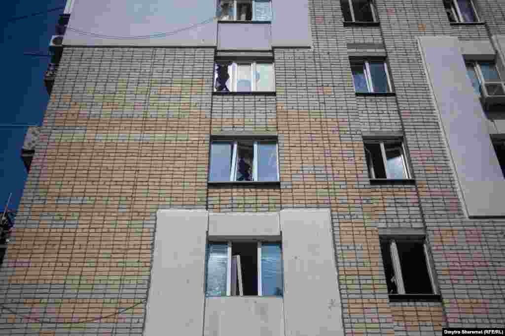 Від російського обстрілу 13 серпня постраждала одна з багатоповерхівок Миколаєва