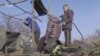 "Ҷангбозӣ"-и кӯдакони украинӣ дар минтақаи ҷангзада. ВИДЕО