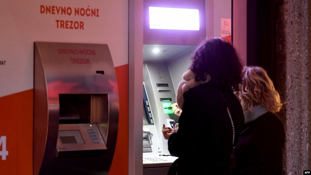 Građani kod bankomata u Zagreba 30. prosinca 2022.