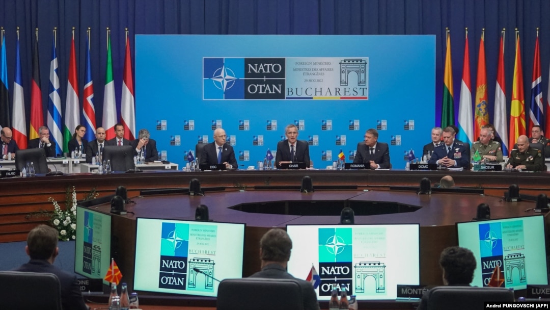Generalni sekretar NATO-a Jens Stoltenberg predsjedava sastankom ministara vanjskih poslova u Bukureštu 29.11.2022.