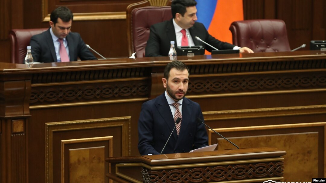 Hakim “Vətəndaş müqaviləsi” fraksiyasının lideri Hayk Koncoryan