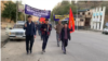Кемпир-Абад: Өзгөндө нааразылар жөө жүрүшкө чыкты