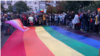 Na Tašmajdanu razvijena zastava duginih boja