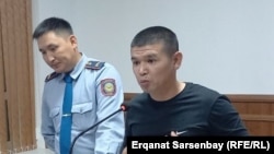 Түрмедегі белсенді Ержан Елшібаев сот залында. Қызылорда, 22 қыркүйек 2022 жыл.
