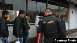 Полицейский рейд, Москва, 30 июля 2013 года.