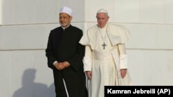 احمد الطیب و پاپ فرانسیس سندی تحت عنوان «برادری انسان‌ها» را امضا کردند 