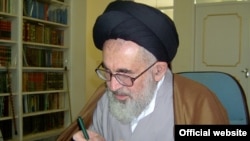 محمدعلی دستغیب از منتقدان جدی به حاکمیت در جریان حوادث پس از انتخابات ریاست جمهوری سال ۱۳۸۸در ایران بوده است. 