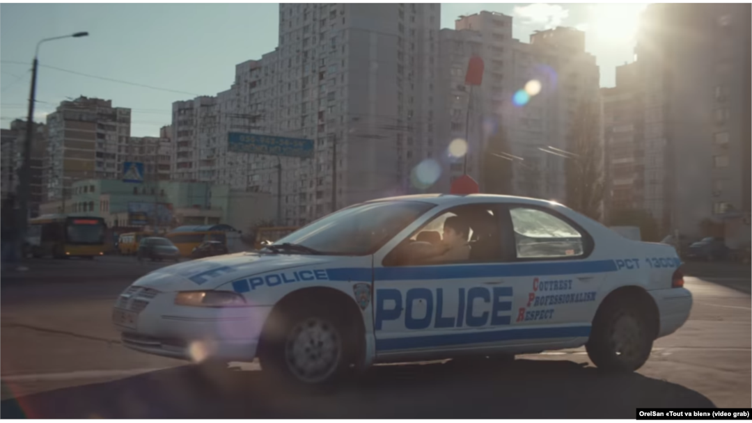 Скрін з кліпу «Tout va bien», OrelSan