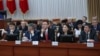 Парламент өкмөттү көбүрөөк сындай баштады