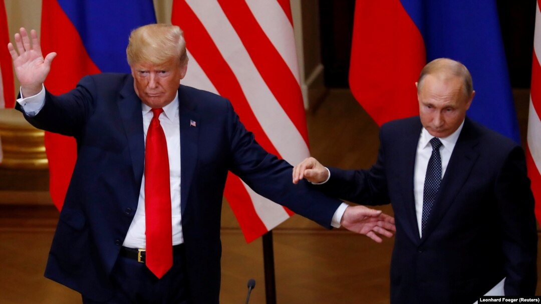 Дональд Трамп (л) та Володимир Путін під час зустрічі у Фінляндії, 16 липня 2018 року
