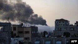 Israelul a bombardat orașul Rafah, în sudul Fâșiei Gaza, pe 10 mai 2024, pe fondul conflictului în curs dintre Israel și mișcarea palestiniană Hamas. (Foto de AFP)