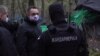 Ministar policije Srbije Aleksandar Vulin sa pripadnikom Žandarmerije u Šidu, u petak 13. novembra 2020. godine