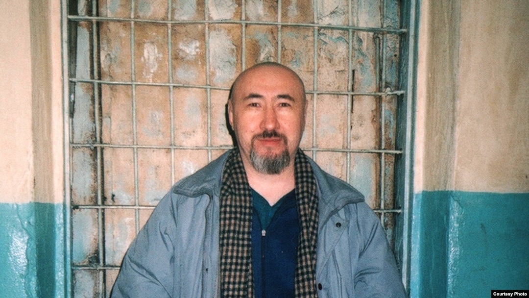 Диссидент Арон Атабек в Алматинском СИЗО, вскоре после осуждения на 18 лет тюрьмы. Февраль 2007 года.
