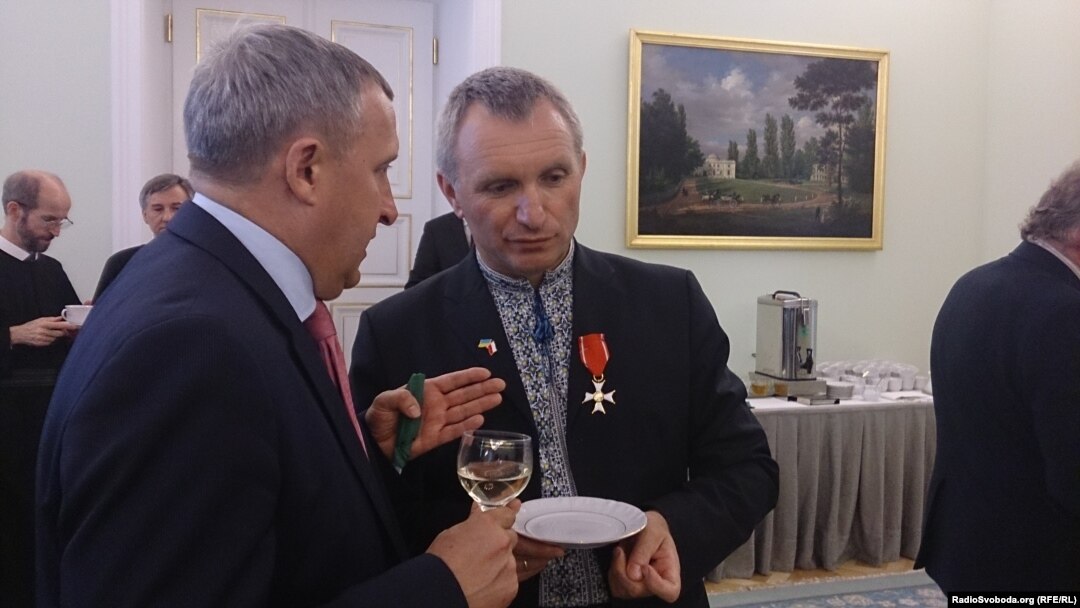Петро Тима з послом Андрієм Дещицею. Варшава, липень, 2015 року.