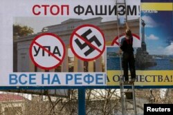 Агітація перед кримським референдумом на вулицях Севастополя, 10 березня 2014 року