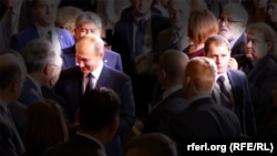 სერგეი ლუშნიკოვი ვლადიმირ პუტინის დაცვაში სანქტ-პეტერბურგის კულტურის საერთაშორისო ფორუმზე