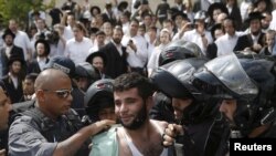 پلیس اسرائیل یک فلسطینی را به اتهام حمله با چاقو به یک اسرائیلی بازداشت کرد.