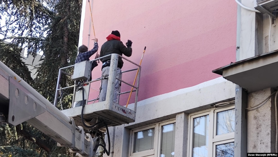 Izrada novog murala na zgradi Instituta za mentalno zdravlje, Beograd, 18. oktobar 2024. 