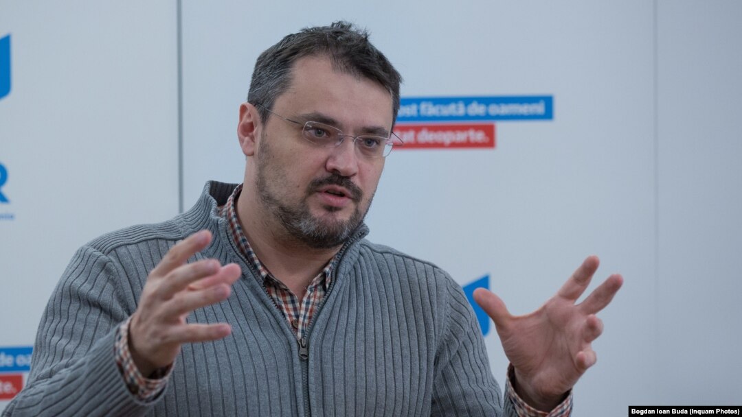 Ministrul Cristian Ghinea va negocia cu Comisia Europeană sumele care se vor aloca României prin PNRR. Imagine cu deputatul Ghinea când se afla în Opoziție. 