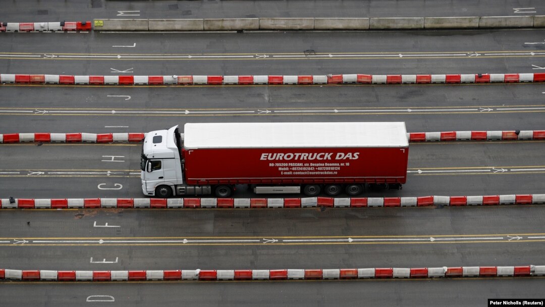Dolazak kamiona u luku na dan formalnog stupanja Brexita, Dover (31. januar 2020.)