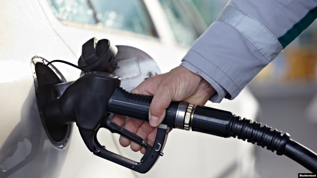 Dodatni prihodi od povećanja akiza na gorivo planirano je da budu utrošeni za izgradnju autocesta i cesta