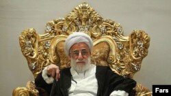 آیت‌الله جنتی که اکنون ۹۱ سال دارد از سال ۱۳۷۱ تاکنون بر مسند دبیری شورای نگهبان تکیه زده است.