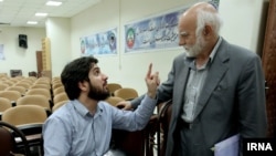محمد علی هادی و هادی رضوی در جلسه دادگاه بانک سرمایه