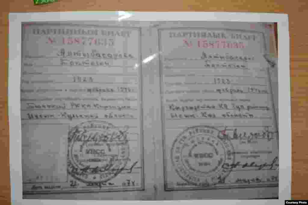 1952-жылы ата-энелери бар балдар же туугандары чыгып, издешип, бирин-бири тапкандары Ленинградга кетишет. Калгандары Фрунзеде окуп калышат. 
