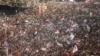 Studenti u blokadi, koji su pozvali na subotnji protest insistirajući na utvrđivanju odgovornosti za pad betonske nadstrešnice u Novom Sadu, optužili su vlast za upotrebu zvučnog topa tokom 15-ominutne tišine zbog 15 poginulih