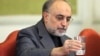 صالحی: جان ۸۰ میلیون نفر را به خطر می‌اندازند تا بگویند شجاع هستند