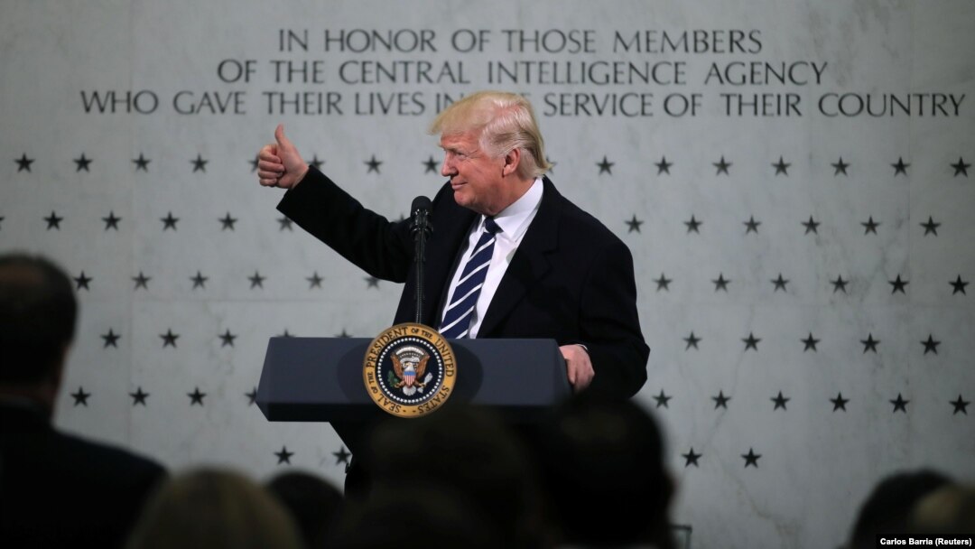 Президент США Дональд Трамп під час відвідання штаб-квартири ЦРУ