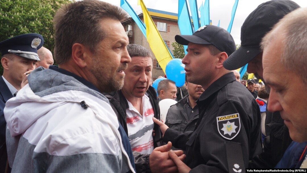 Поліція на місці сутичок у Дніпрі, 9 травня 2017 року