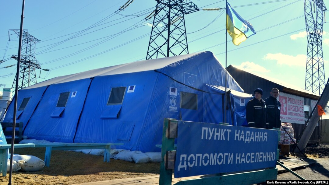 Пункти пропуску на Донбасі почали відновлювати роботу в червні