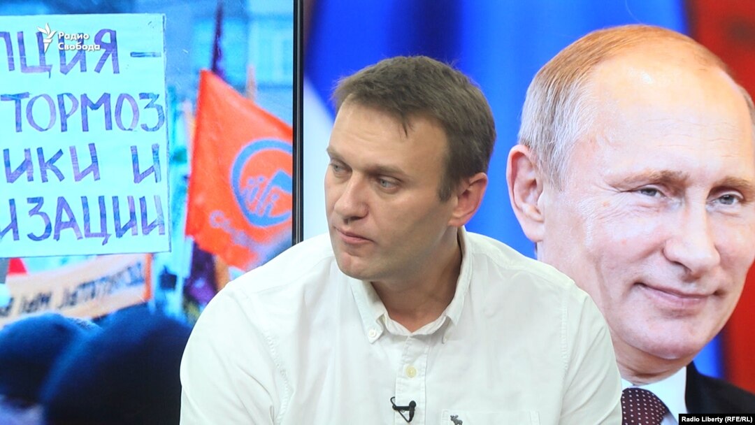 Russian oppositionist Aleksei Navalny (file photo) 
