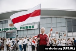 Ніна Багінская на жаночым маршы ля Камароўкі, 2020 год