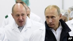 Євген Пригожин (л) і Володимир Путін (архівне фото)